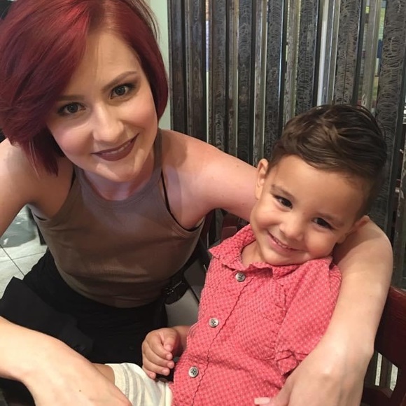 Meet your Posher, Tori - Picture 5 of 5